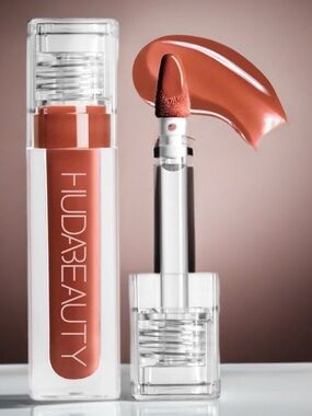 HUDA BEAUTY Faux Filler Lip Plumping Gloss — Foxy - Caramel Brown